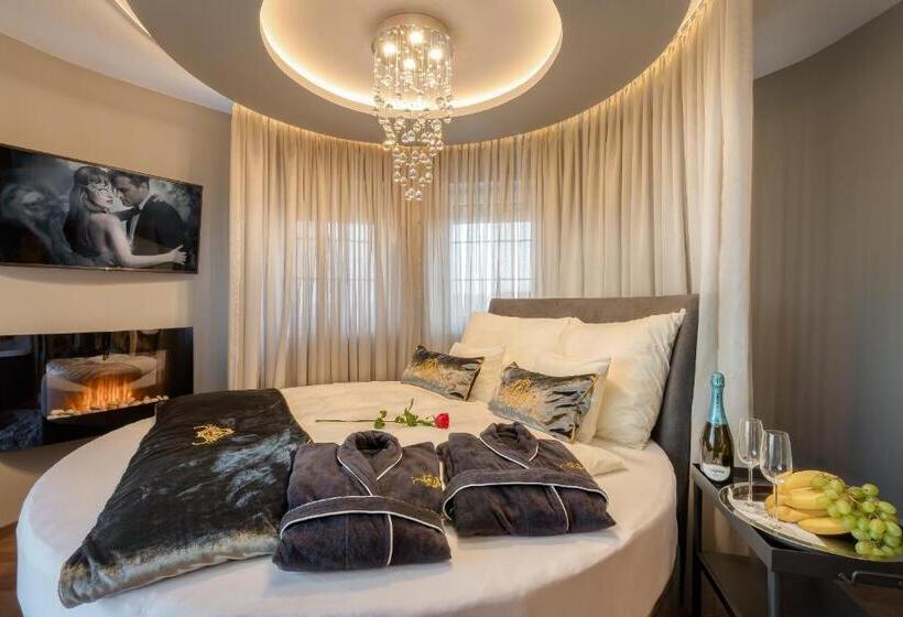 자쿠지 스위트, Love And Dream élményvilla