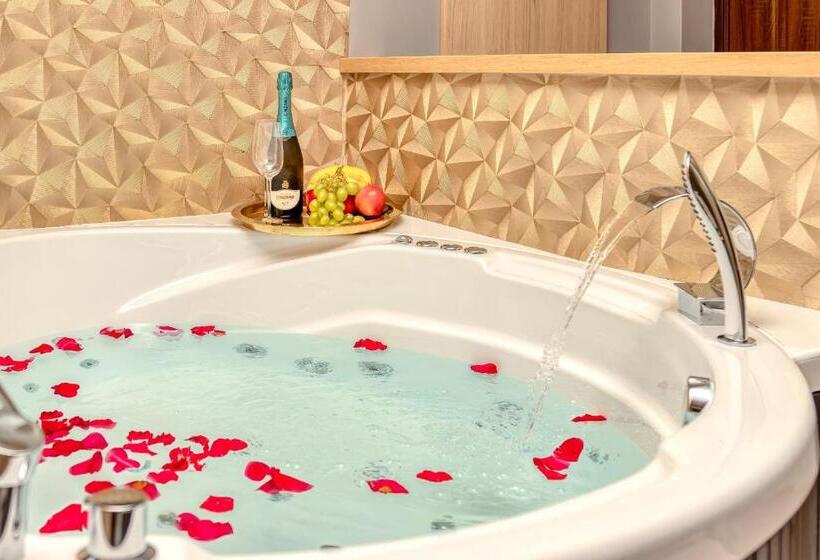 디럭스 스위트, Love And Dream élményvilla