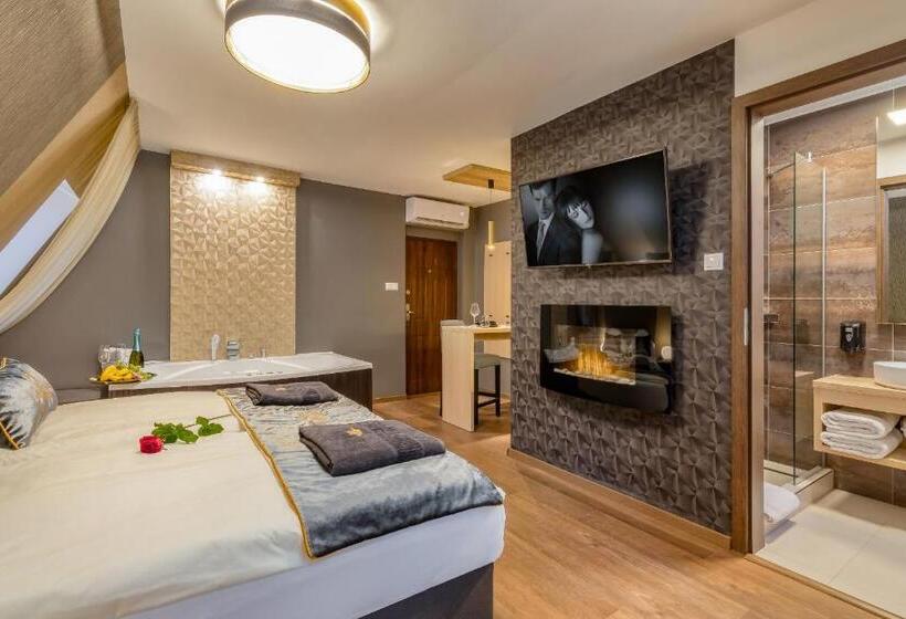 디럭스 스위트, Love And Dream élményvilla