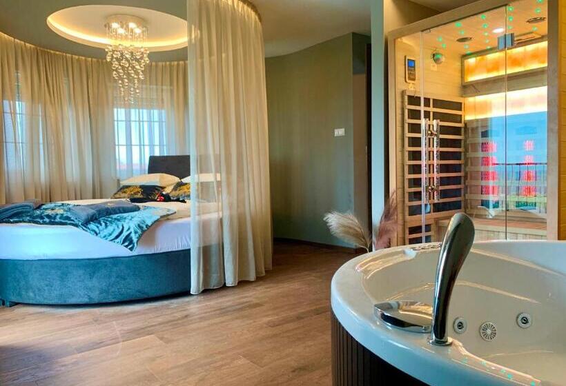 자쿠지 스위트, Love And Dream élményvilla