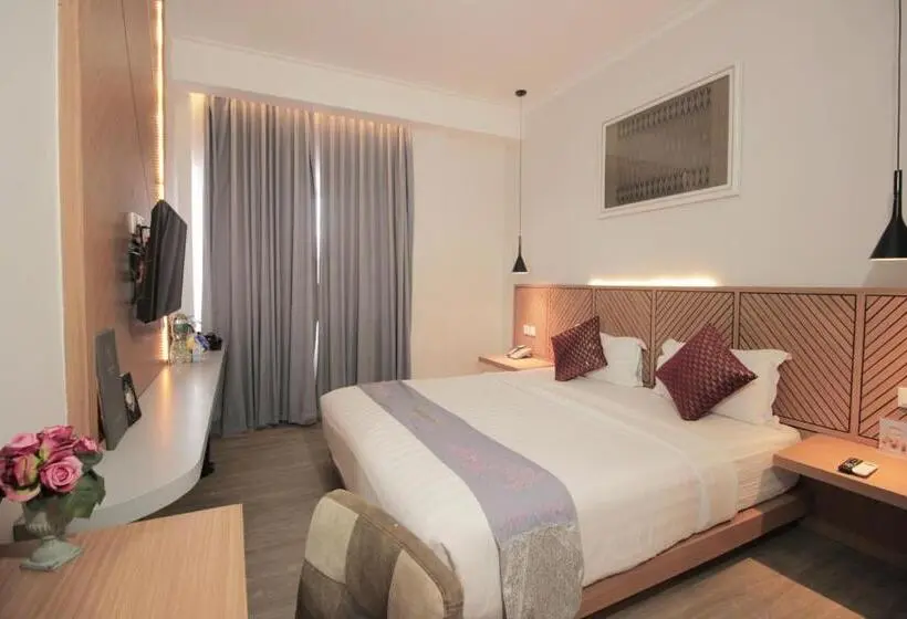 バルコニー付きデラックスルーム, Muara Hotel Bukittinggi