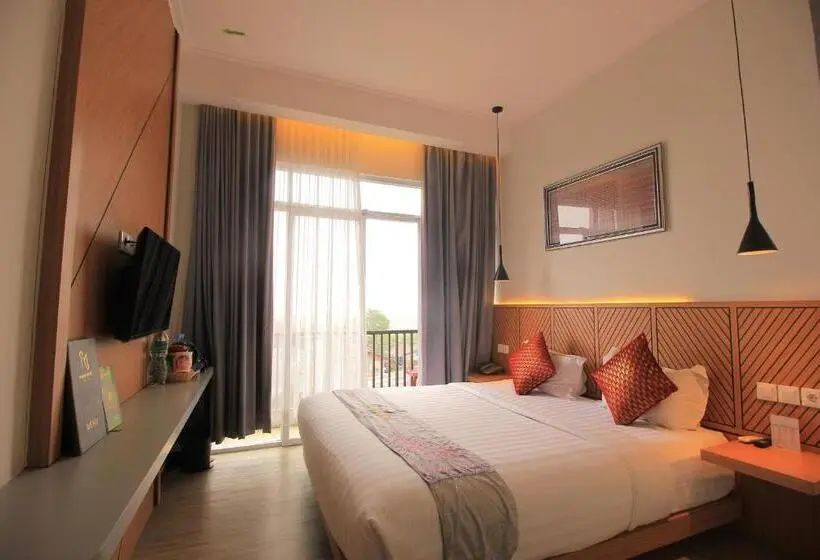 バルコニー付きデラックスルーム, Muara Hotel Bukittinggi