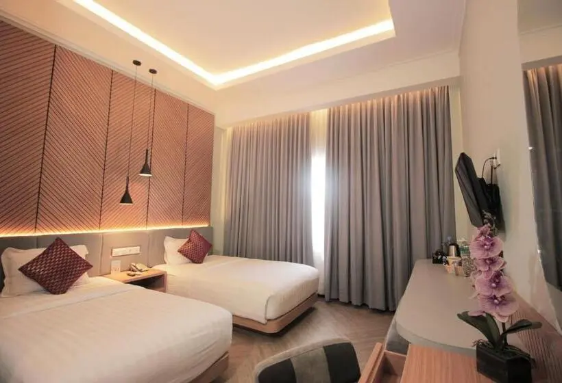 バルコニー付きデラックスルーム, Muara Hotel Bukittinggi