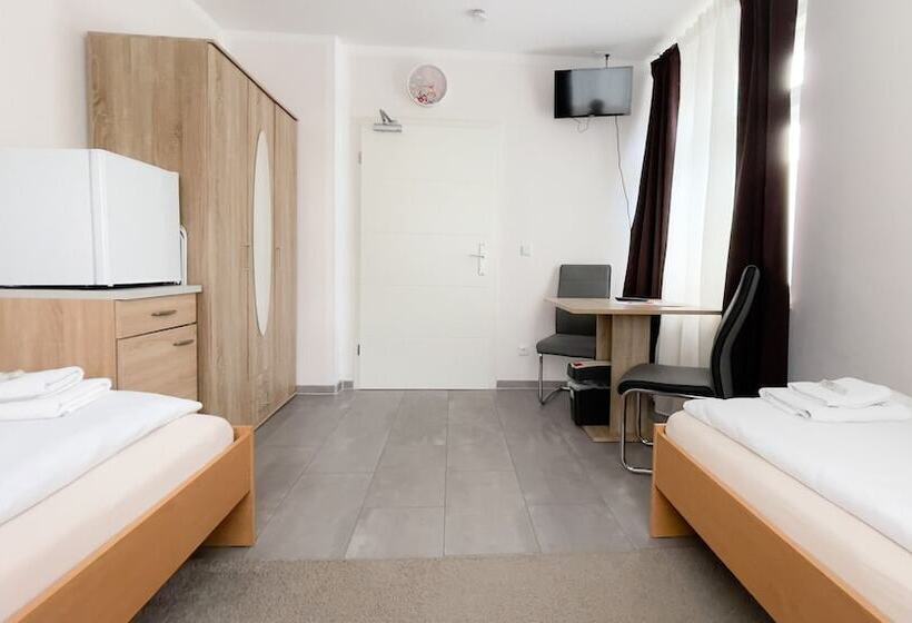 اتاق استاندارد با سرویس بهداشتی مشترک, Motel Daria Hennigsdorf Berlin