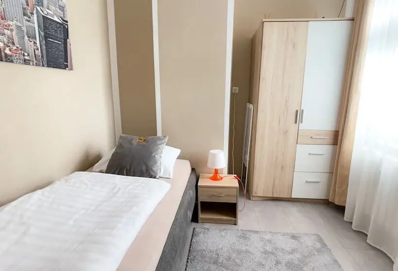 バスルーム共有のシングルスタンダード, Motel Daria Hennigsdorf Berlin