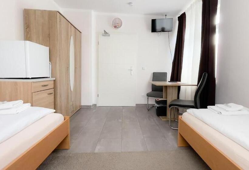 חדר סטנדרט חדר אמבטיה משותף, Motel Daria Hennigsdorf Berlin