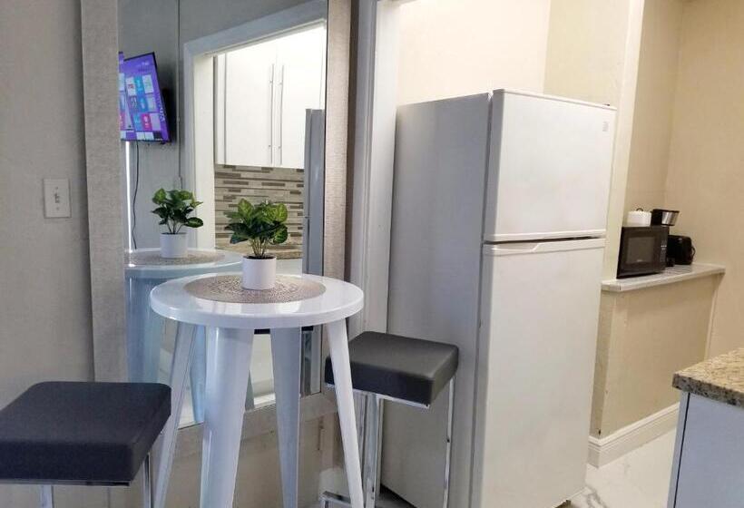 Номер Стандарт, Glam Private Studio 4 Miles From Beach