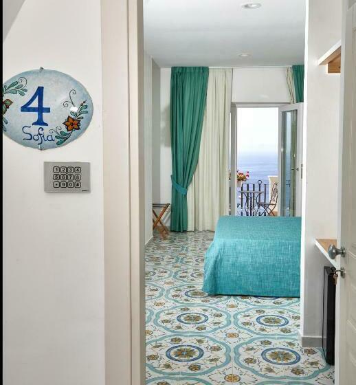オーシャンビューデラックスルーム, Malafemmena Guest House