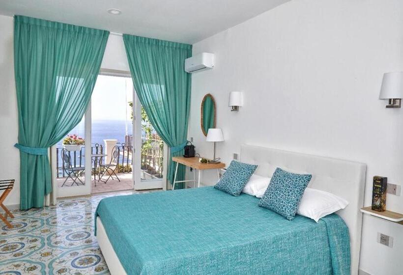オーシャンビューデラックスルーム, Malafemmena Guest House