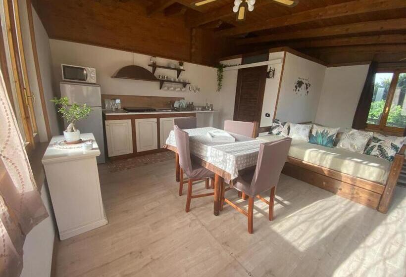 Quarto Deluxe, Sweet Home