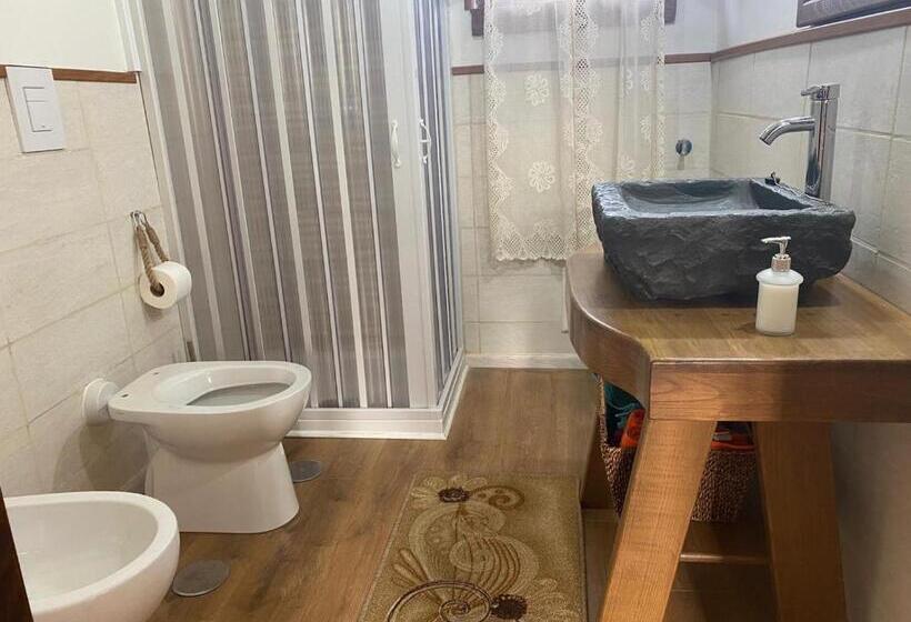 Quarto Deluxe, Sweet Home