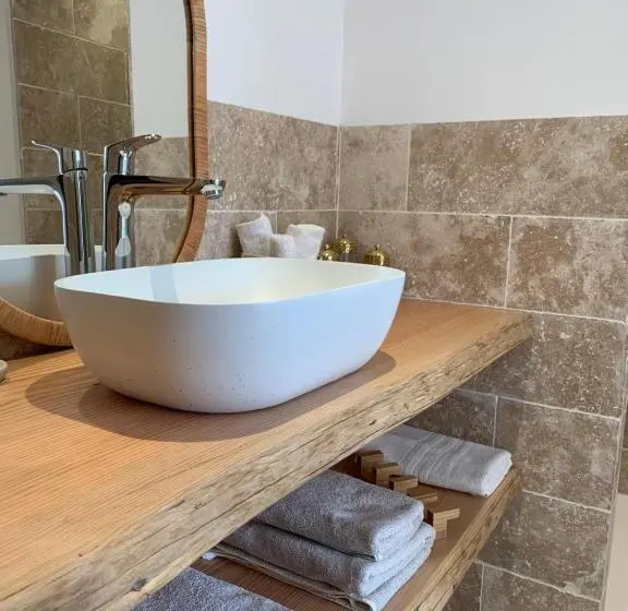 Chambre Standard Vue Piscine, Le Cabanon De Val