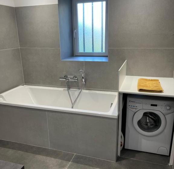 스탠다드 트리플 룸 가든 전망, Le Mas D Archas Montélimar Sud