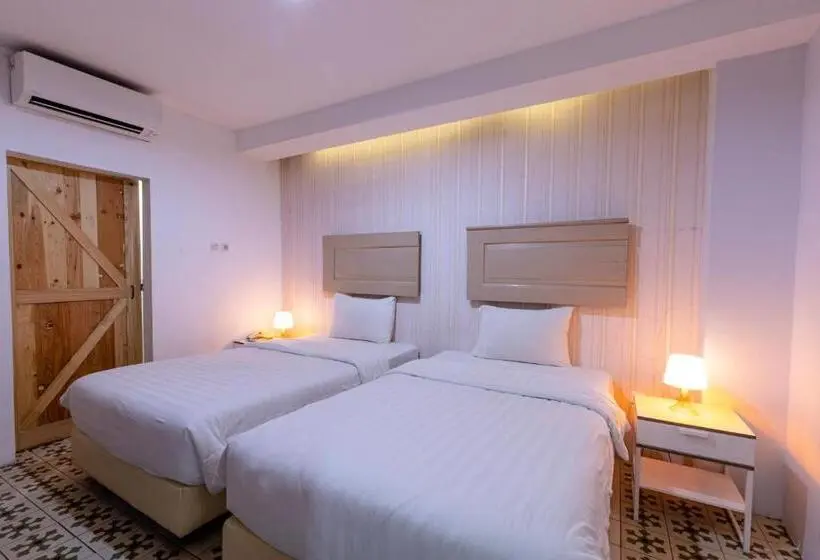 Deluxe Zimmer, Belva Huis