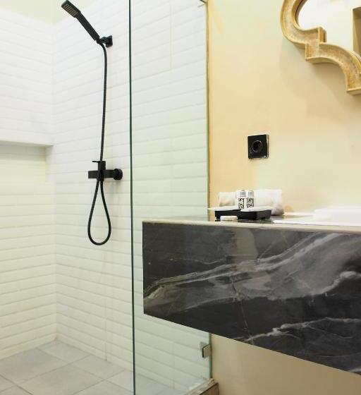 디럭스 룸, Belva Huis