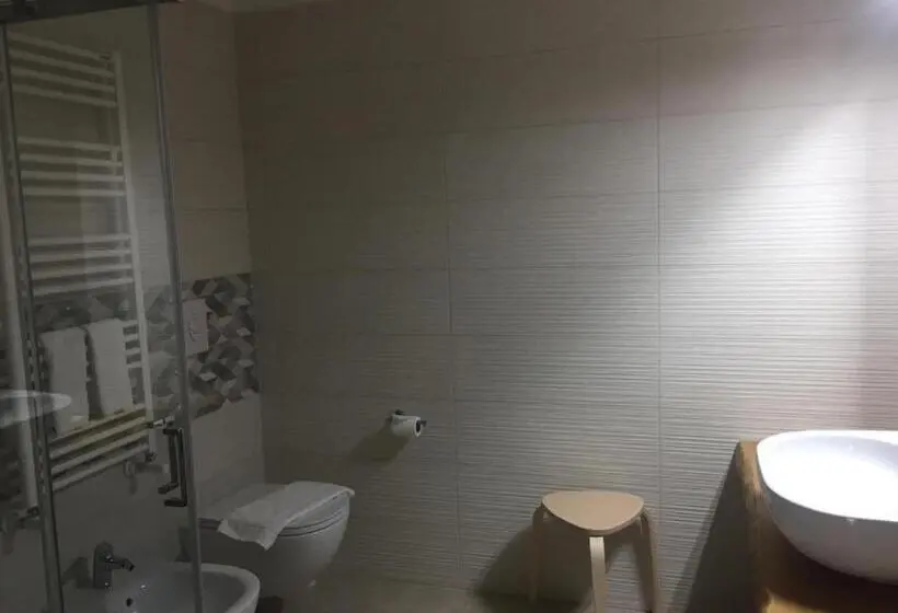 スタンダードトリプルルーム, Le Rondini House