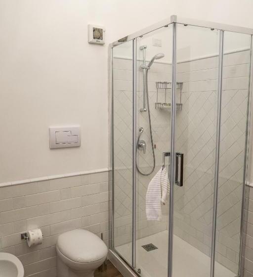 ファミリールーム, La Casa Del Fabbro