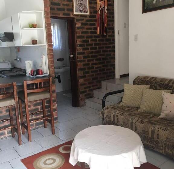 בונגלו משפחתי, Smiths Cottage