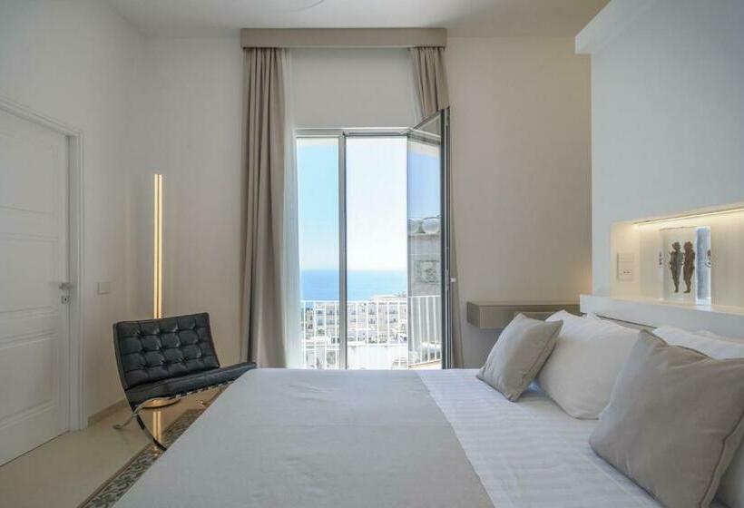 اتاق لوکس با چشم‌انداز دریا, Sopramonte Exclusive Rooms