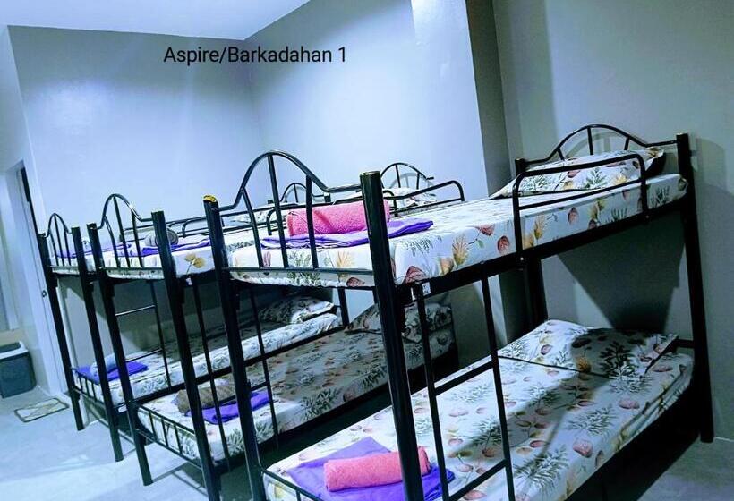 اتاق کلاسیک چهارنفره, 2020 Travelers Inn