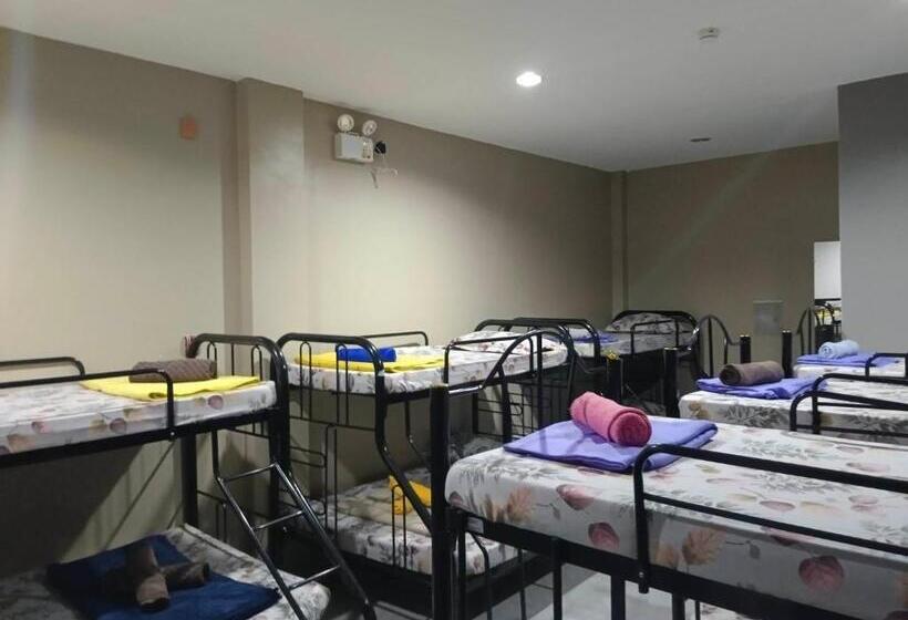 اتاق کلاسیک چهارنفره, 2020 Travelers Inn