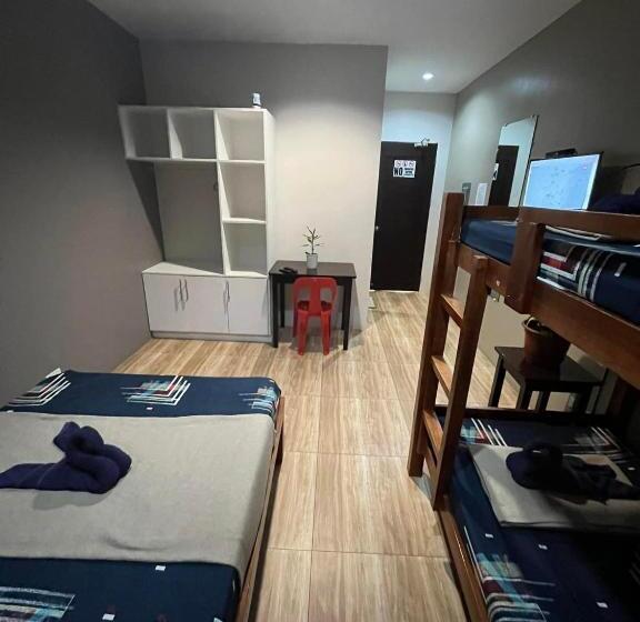 اتاق خانوادگی, 2020 Travelers Inn