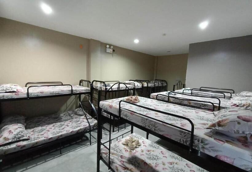 اتاق کلاسیک چهارنفره, 2020 Travelers Inn