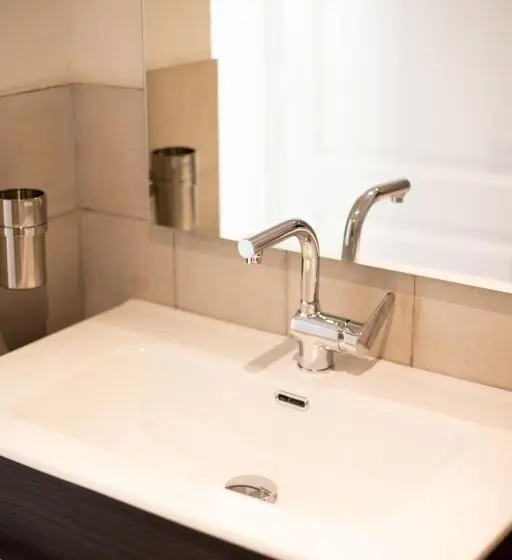 اتاق استاندارد با چشم‌انداز باغ, Alpencity Suites