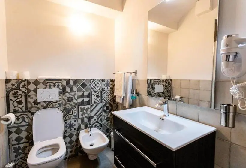 اتاق استاندارد سه نفره, Alpencity Suites