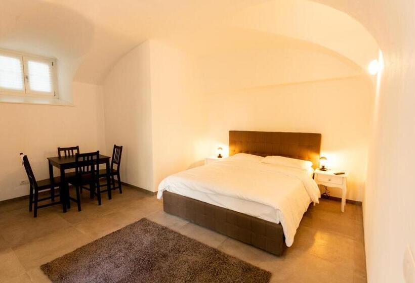 سوییت خانوادگی, Alpencity Suites