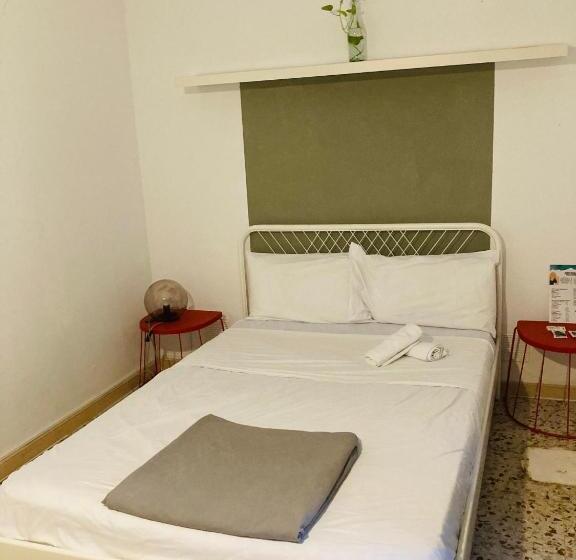 اتاق استاندارد با سرویس بهداشتی مشترک, Maria Magdalena   Room 4