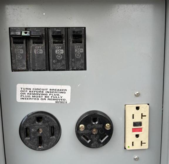 جناح ديلوكس سرير كينج, Creekside Downtown Vacation Suites, Only Adults 25 Or Older