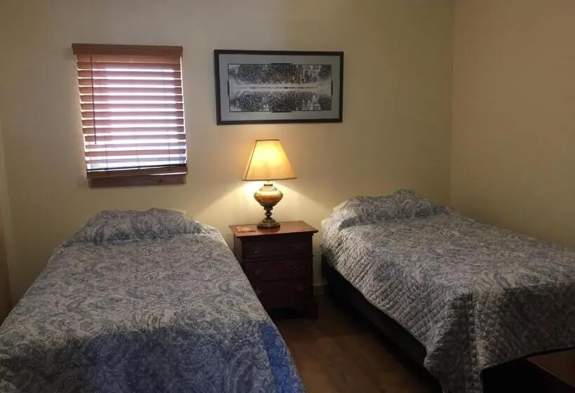 キングサイズベッドのデラックススイート, Creekside Downtown Vacation Suites, Only Adults 25 Or Older