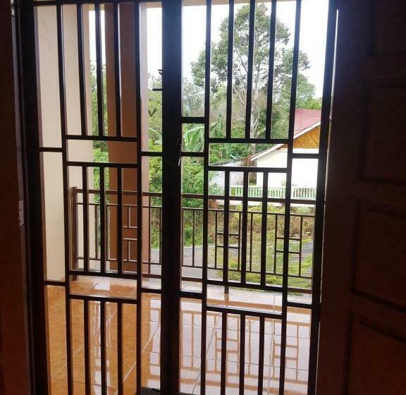 Номер Стандарт с Балконом, House Of Runsia Guesthouse