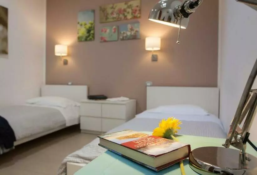 اتاق لوکس, B&b Trio D Archi La Pilozza Infiorata