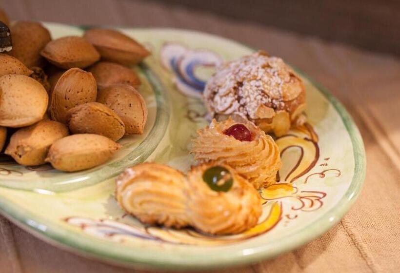 اتاق لوکس, B&b Trio D Archi  La Pilozza Infiorata