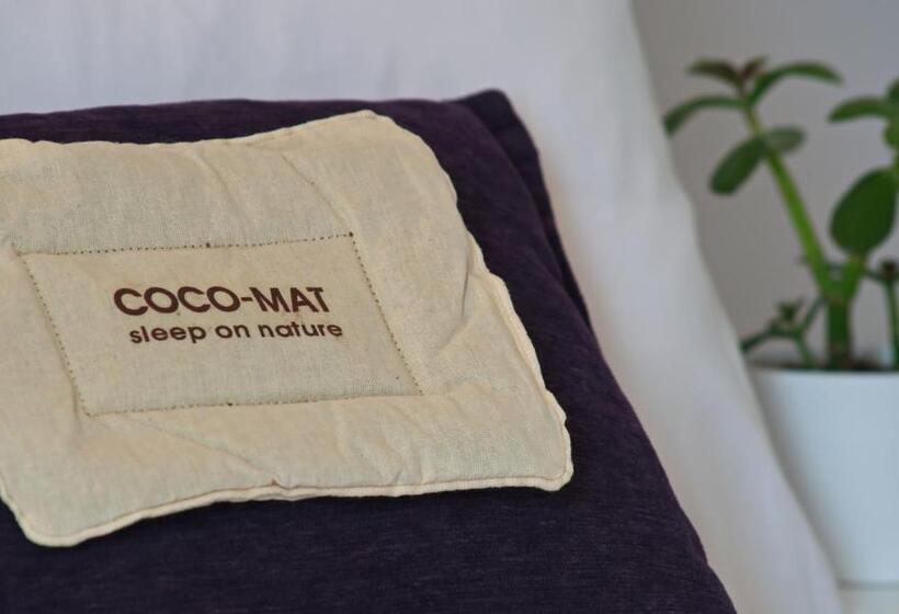 Номер Deluxe, Camara