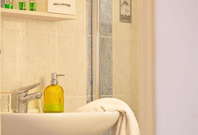 Номер Economy, Camara