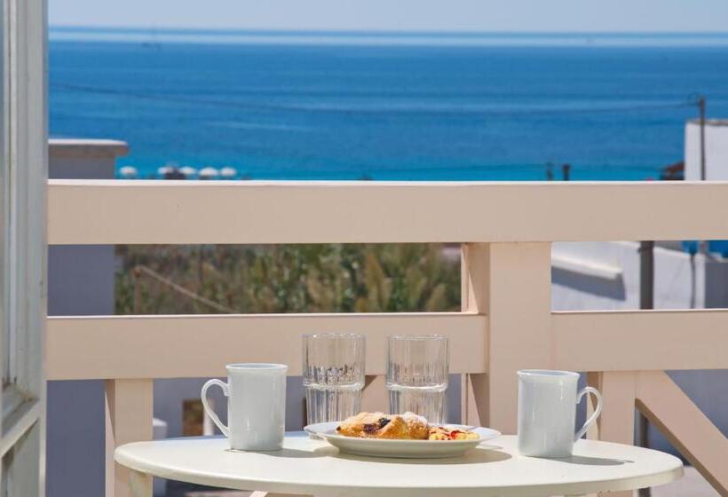 Номер Deluxe, Camara