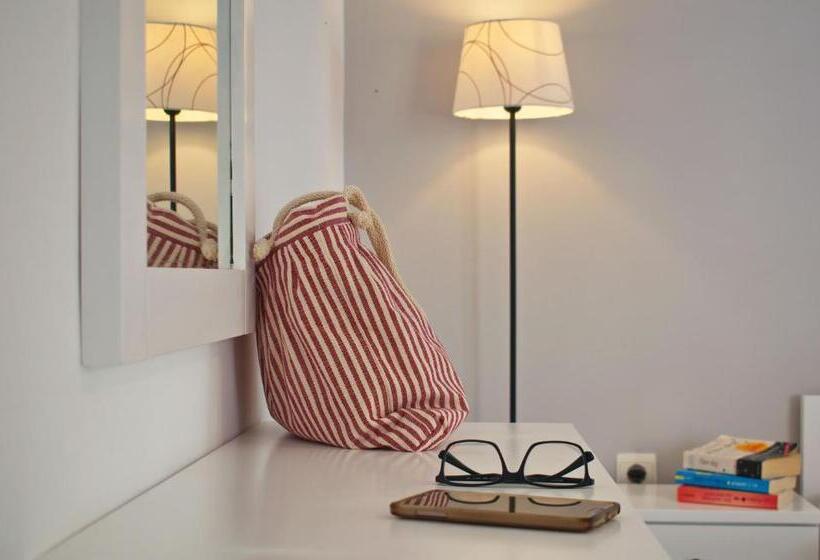 Номер Deluxe, Camara