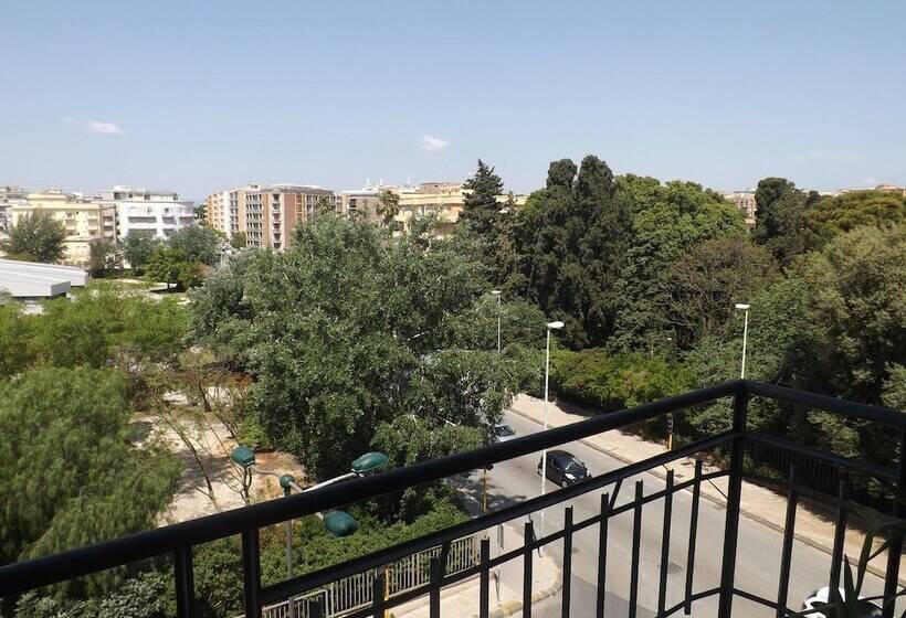 اتاق لوکس با بالکن, La Maison Des Reves