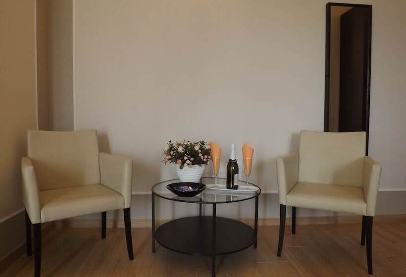 سوییت جونیور, La Maison Des Reves