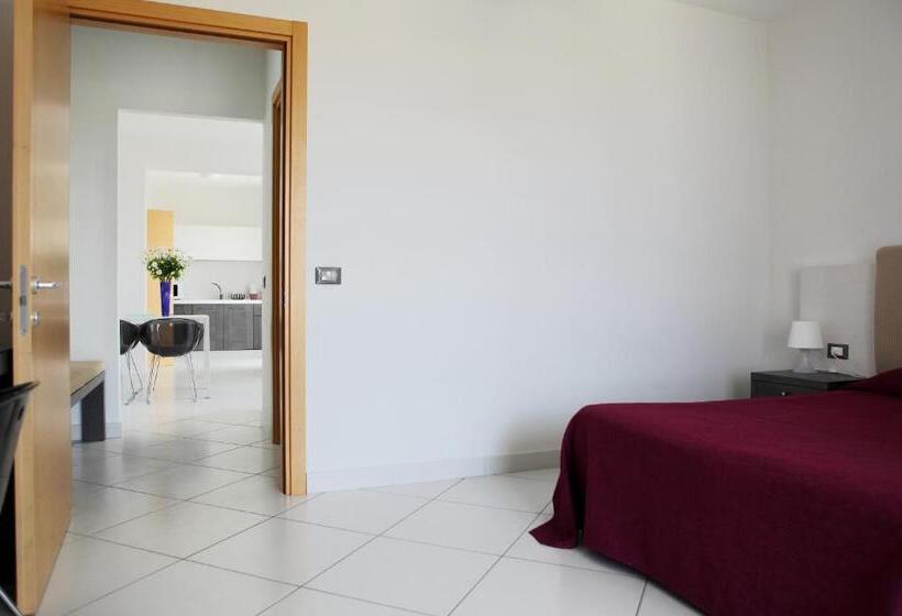 侧面带海景及1个卧室的复式公寓, Brezza Di Grecale