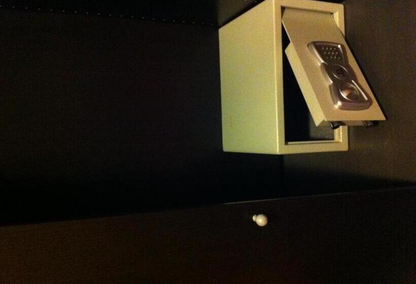 اتاق استاندارد چهارنفره با سرویس بهداشتی مشترک, Mosaic