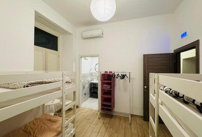 اتاق استاندارد چهار تخته, Hostel Mancini Naples