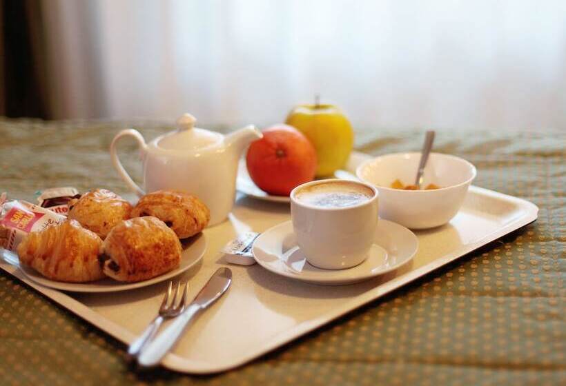 四人标准间, Arco Romana