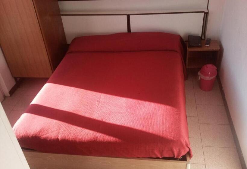 Номер Стандарт Индивидуальный, Bristol