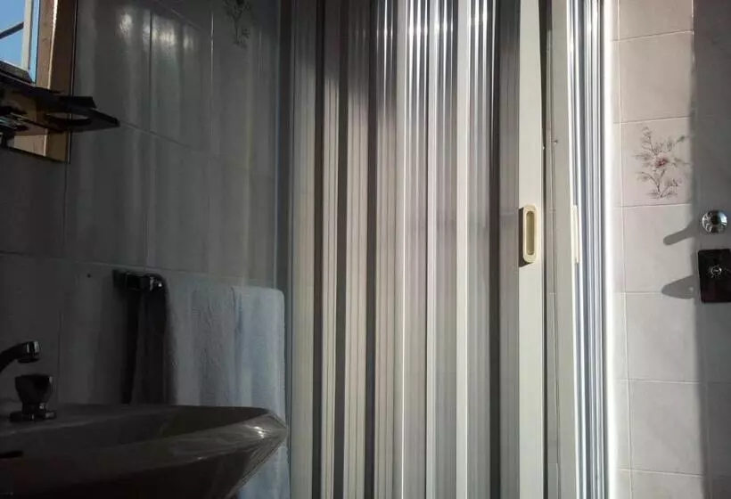 Standard room with outdoor bath, Bristol