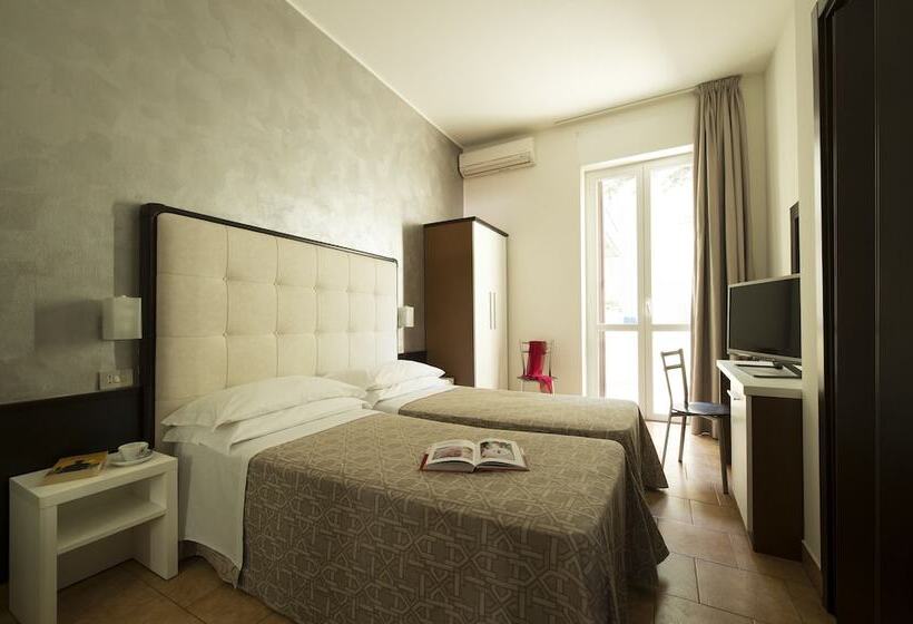 标准三人间, Delizia