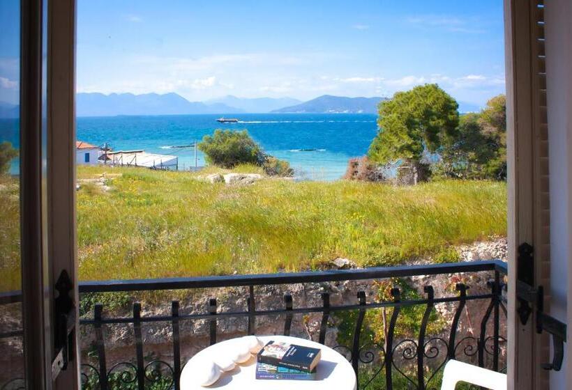 Номер Стандарт Вид на Море, Ulrika